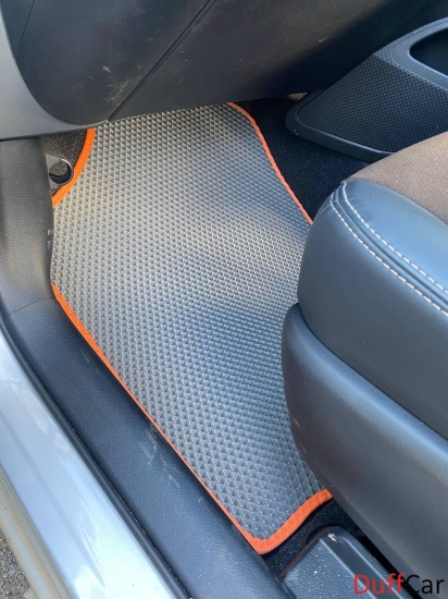 Автомобильные коврики Toyota Sienta правый руль (2015 - 2018)